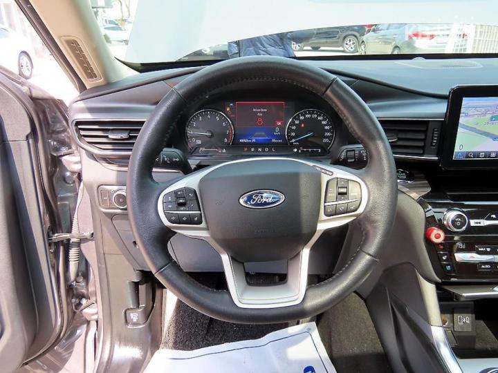 Ford Explorer Gasoline Turbo 2.3 AWD Limited 9