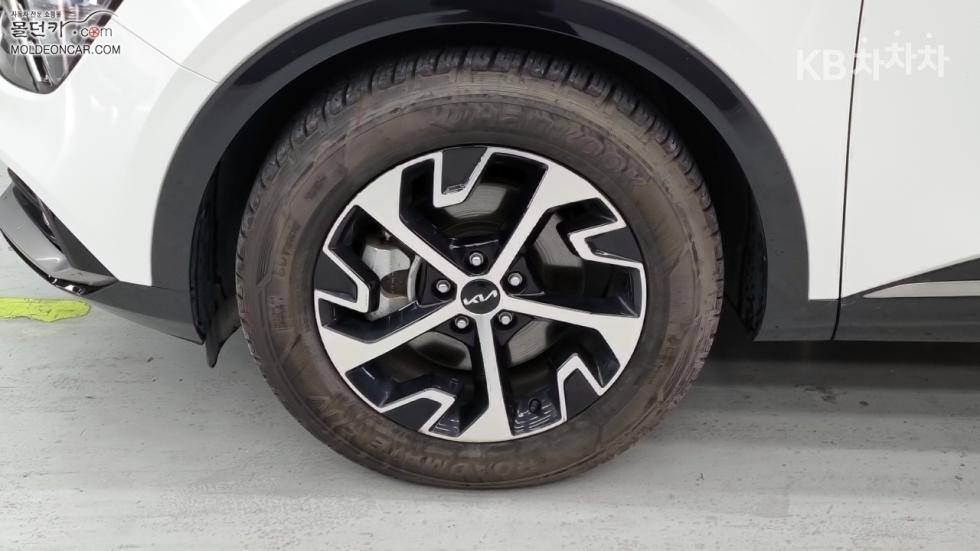 2022 - kia sportage