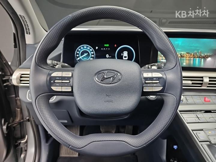 Hyundai Nexo Premium 8