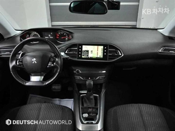Peugeot 308 1.6 BlueHDi 8