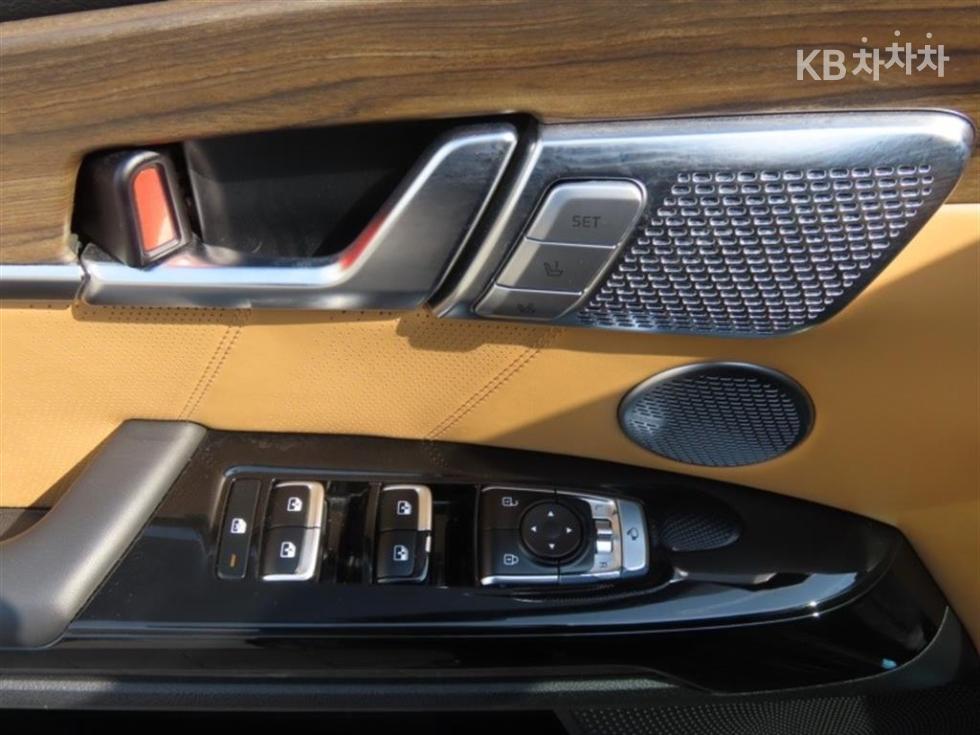 2021 - kia mohave