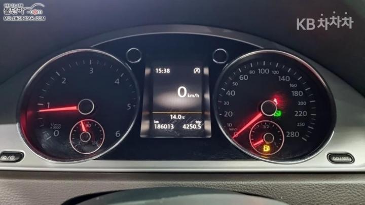 Volkswagen CC 2.0 TDI BlueMotion 6