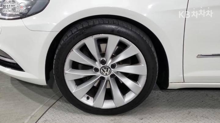 Volkswagen CC 2.0 TDI BlueMotion 7