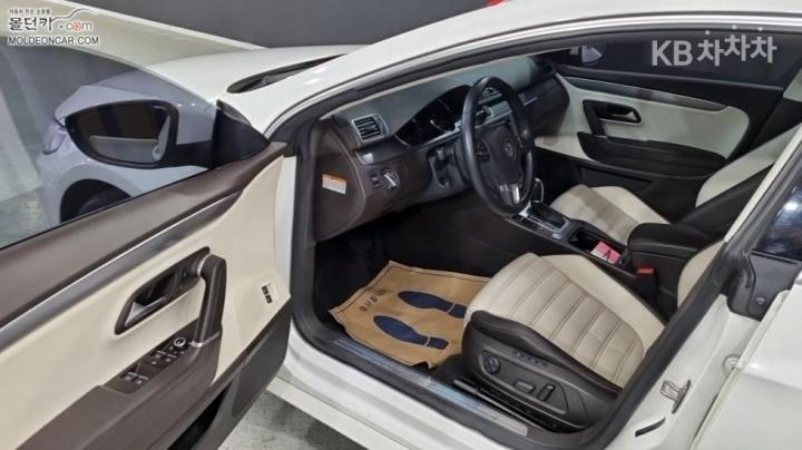 Volkswagen CC 2.0 TDI BlueMotion 10