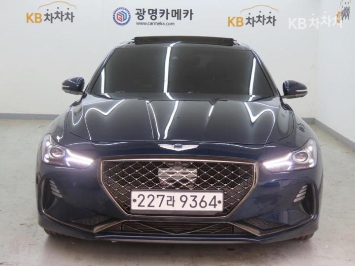 Genesis G70 2.0T Sport Package 2