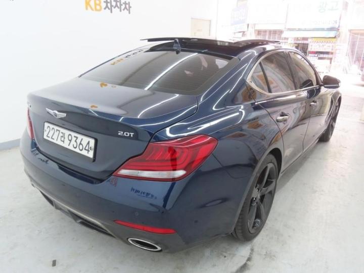 Genesis G70 2.0T Sport Package 4