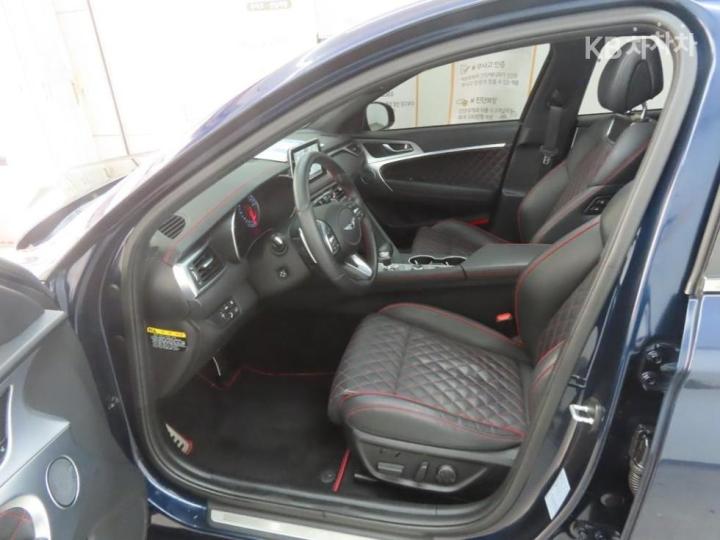 Genesis G70 2.0T Sport Package 6