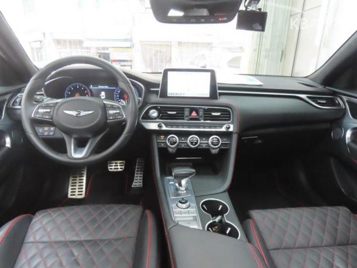 Genesis G70 2.0T Sport Package 8