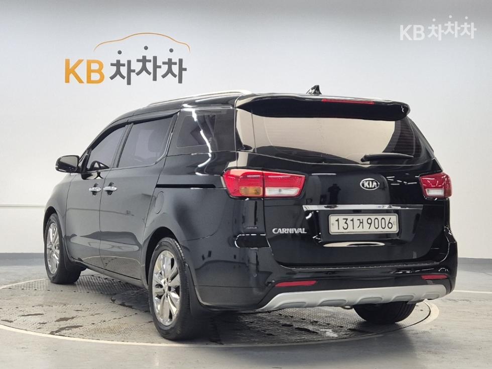 2017 - kia carnival