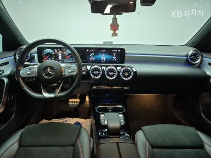 Mercedes-Benz CLA-Class CLA250 4Matic C117 8