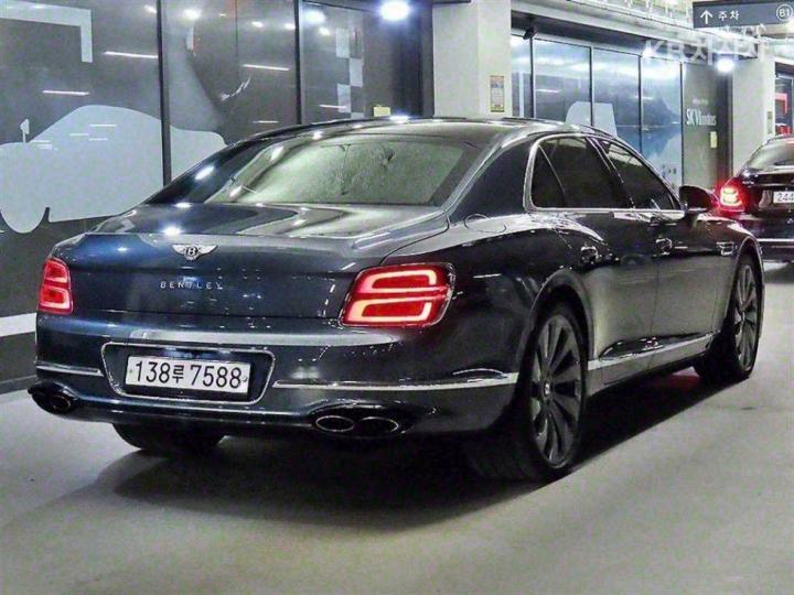 Bentley Flying Spur — miniaturë 4