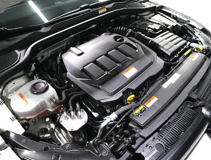 Volkswagen Golf The 8 MK8 2.0 TDI Prestige 7