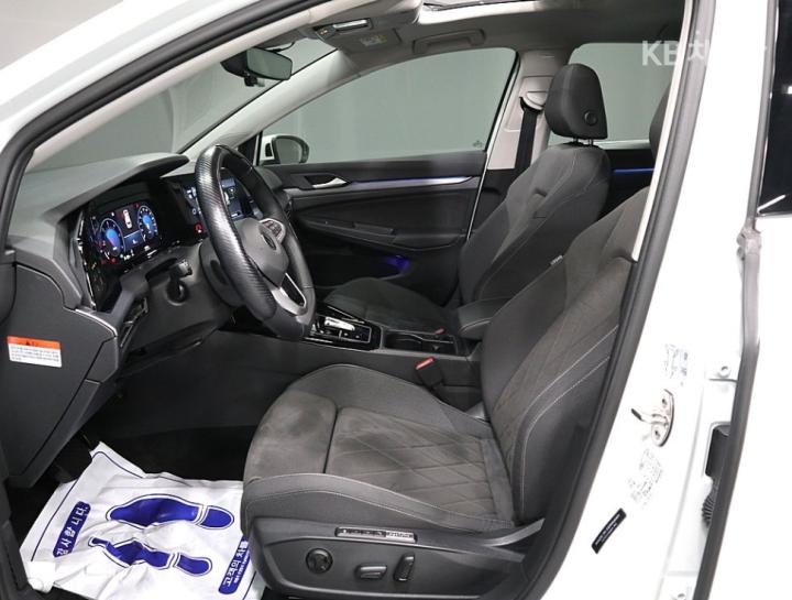 Volkswagen Golf The 8 MK8 2.0 TDI Prestige 10