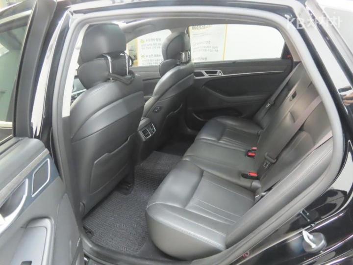 Hyundai Genesis DH G330 Premium AWD 7