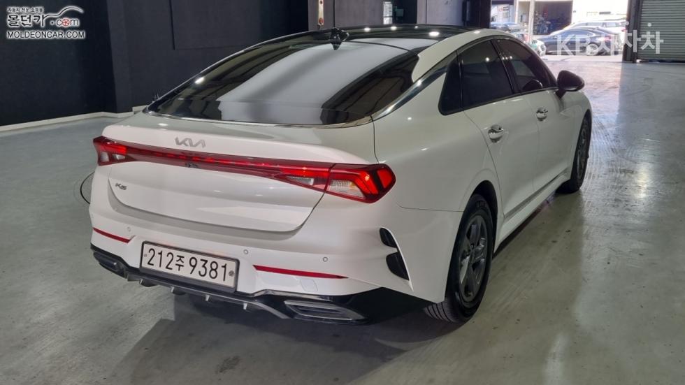 2022 - kia k5