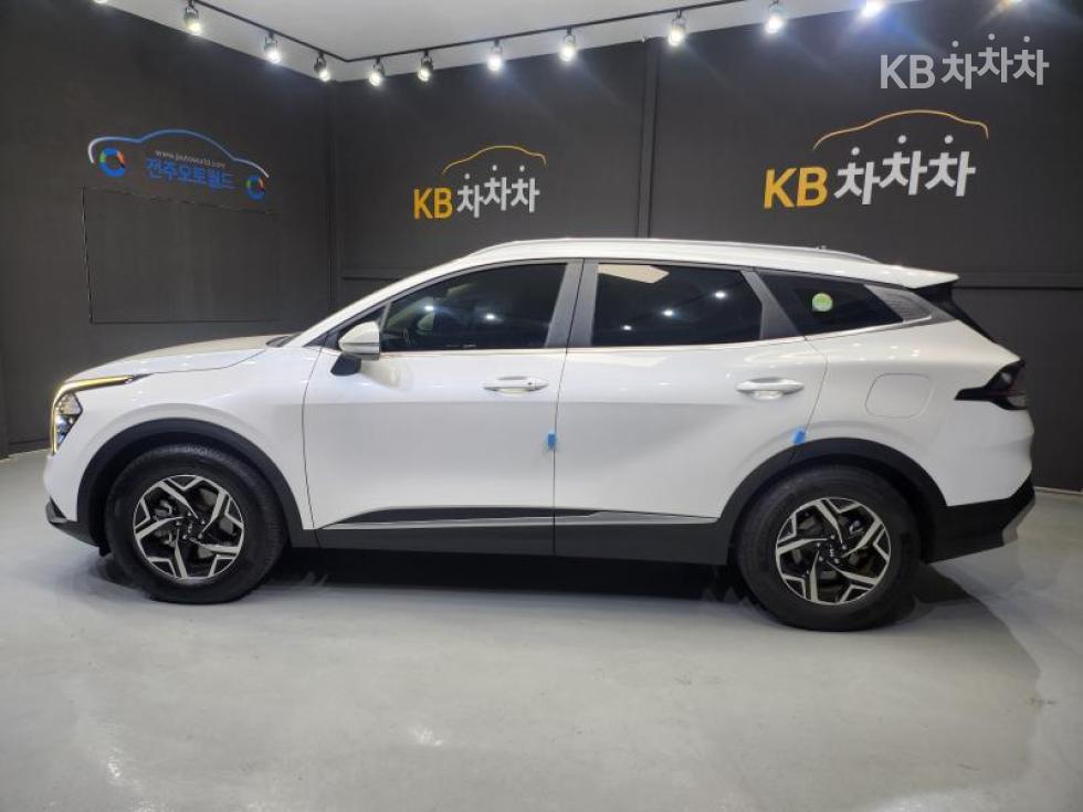 2022 - kia sportage