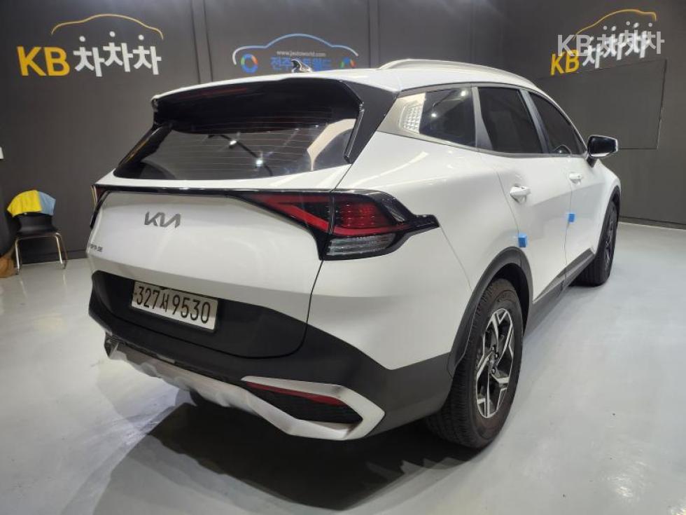2022 - kia sportage