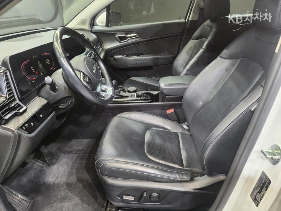 2022 - kia sportage