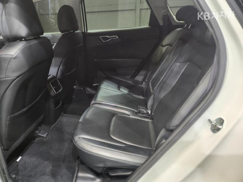 2022 - kia sportage