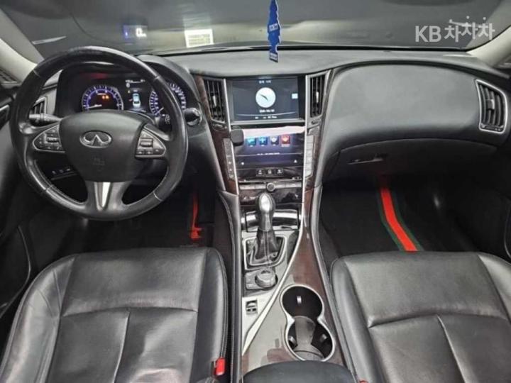 Infiniti Q50 2.2d Exclusive 6