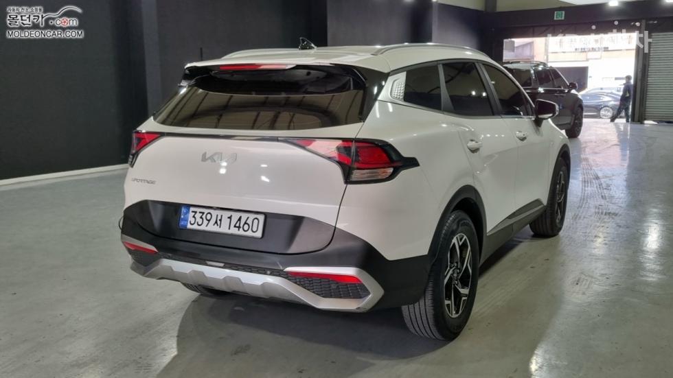 2022 - kia sportage