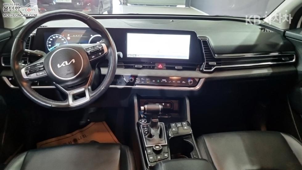 2022 - kia sportage