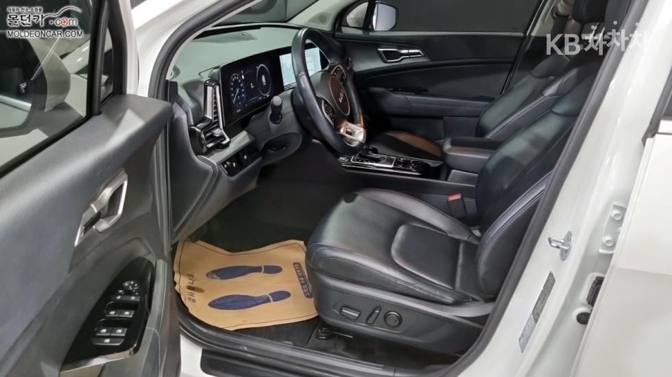 2022 - kia sportage