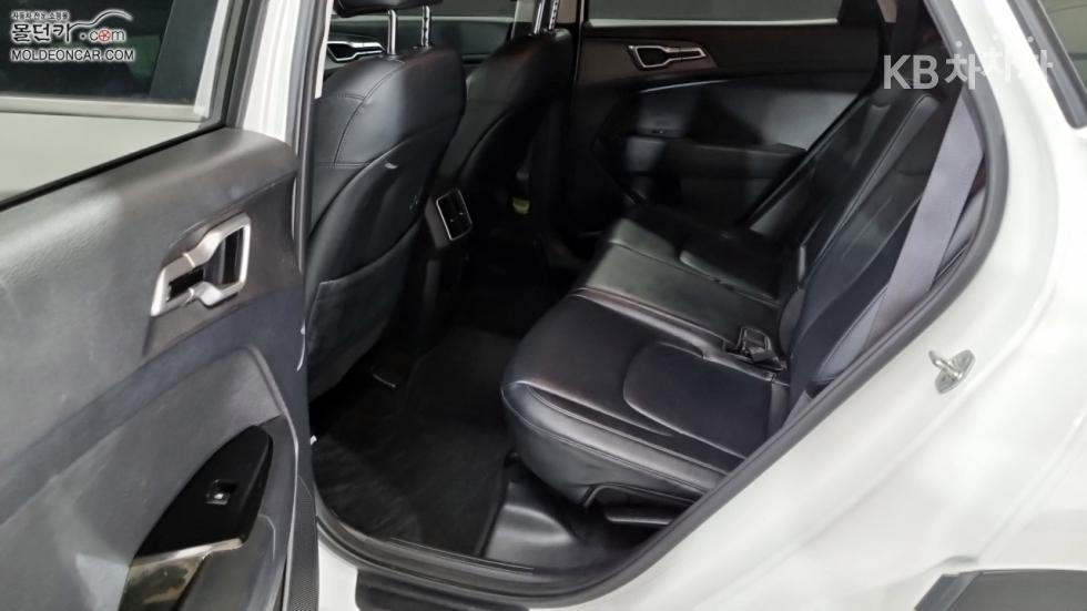 2022 - kia sportage