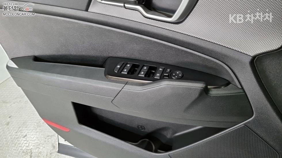 2022 - kia sportage