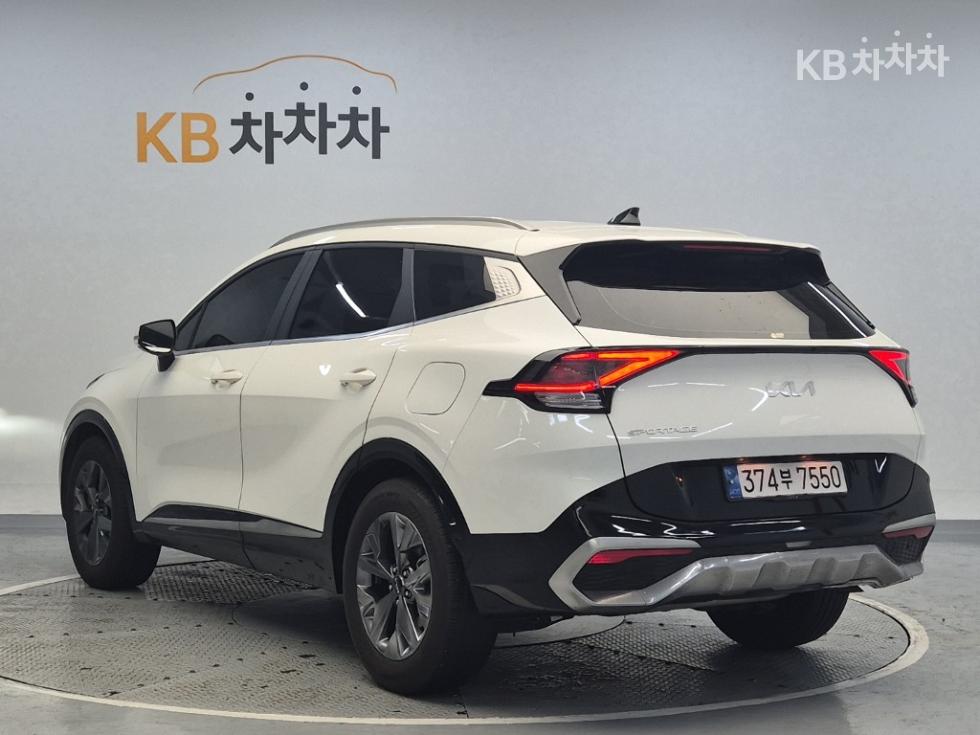 2023 - kia sportage