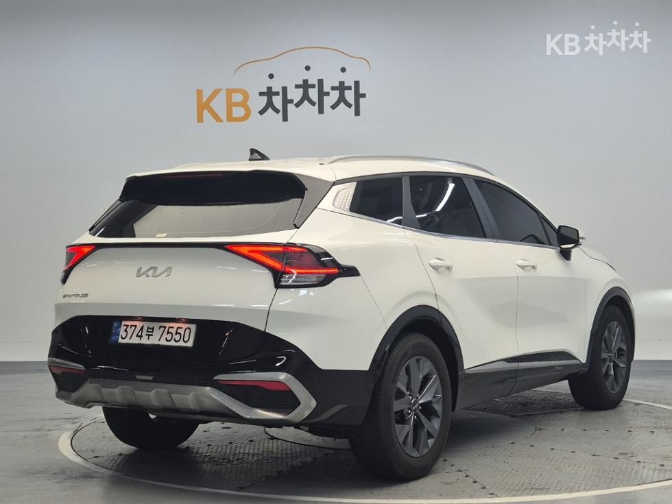 2023 - kia sportage