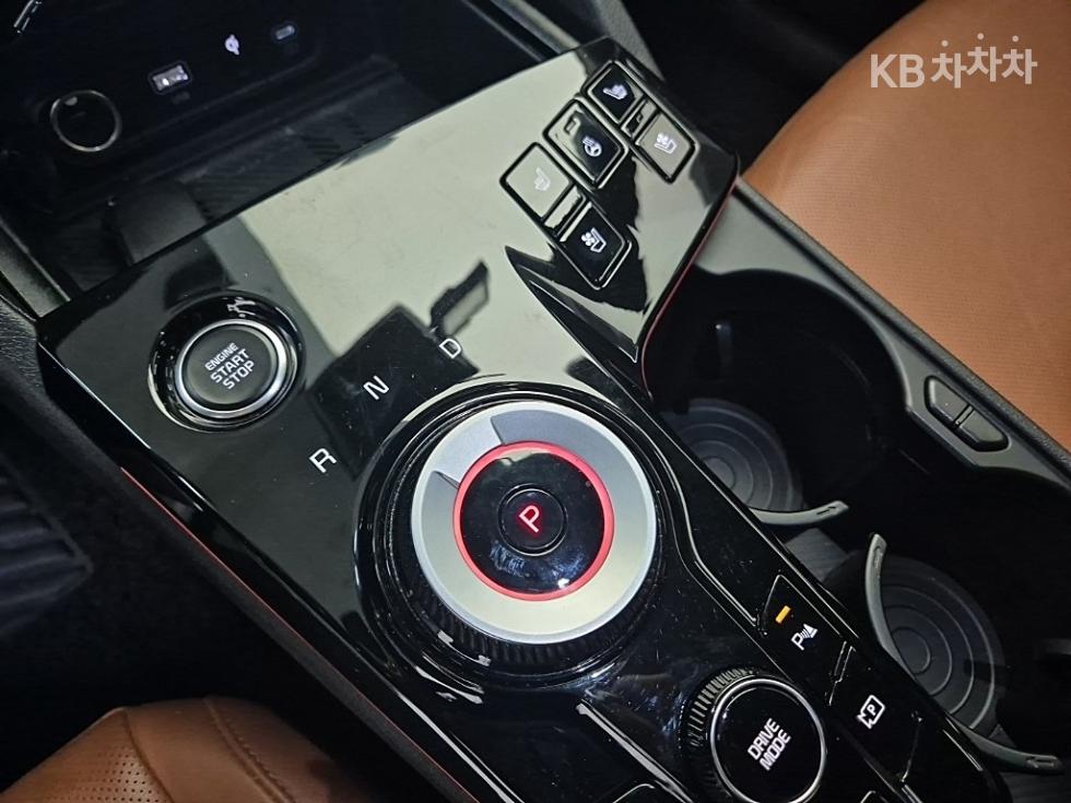 2023 - kia sportage