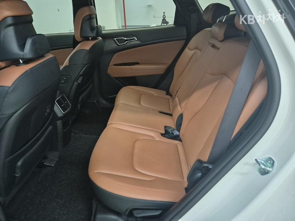 2023 - kia sportage
