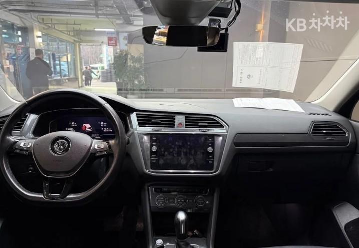 Volkswagen Tiguan Allspace 2.0 TDI Prestige 8