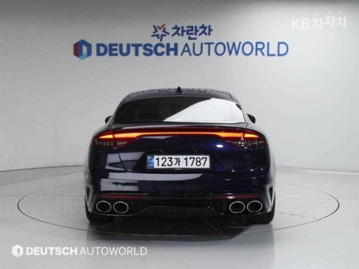 Kia Stinger Meister 3.3 Gasoline Turbo 4WD Masters 5