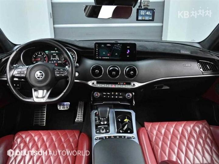 Kia Stinger Meister 3.3 Gasoline Turbo 4WD Masters 8