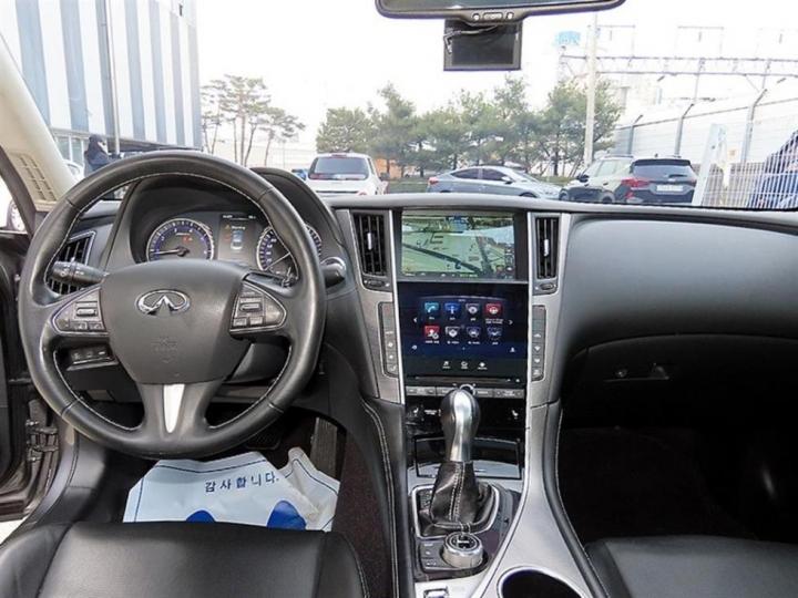 Infiniti Q50 2.2d Premium 8