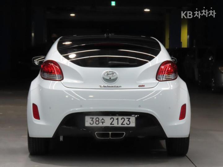 Hyundai Veloster Extreme 4