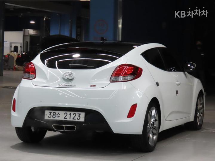 Hyundai Veloster Extreme 5