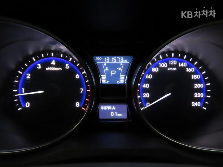 Hyundai Veloster Extreme 8