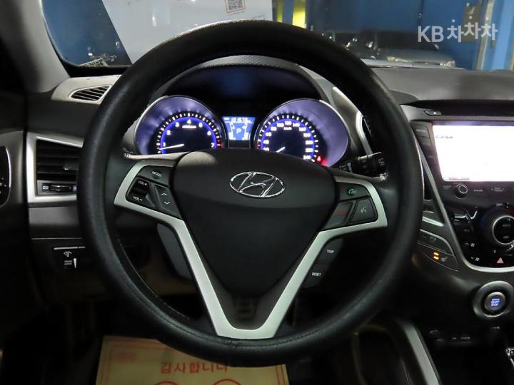 Hyundai Veloster Extreme 9