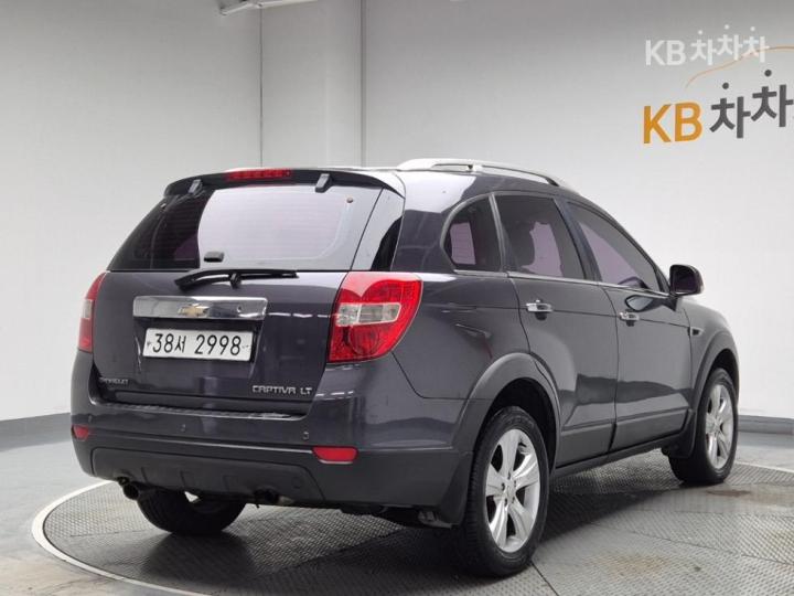Chevrolet Captiva 2WD LT 4