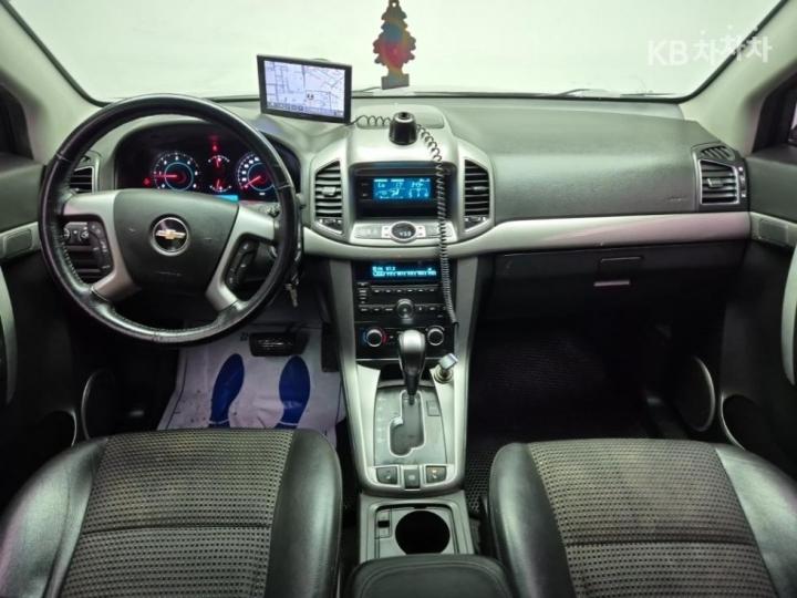 Chevrolet Captiva 2WD LT 8