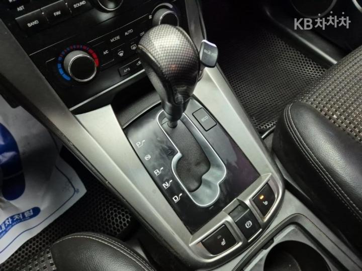 Chevrolet Captiva 2WD LT 9