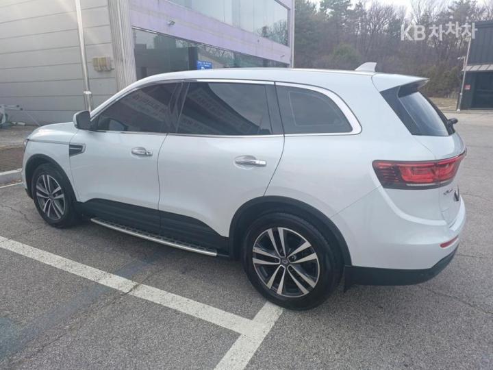 Renault QM6 2.0 LPe 2WD LE 9