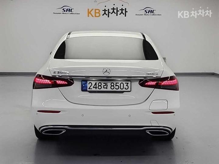 Mercedes-Benz E-Class W213 E300e 4MATIC Exclusive 4