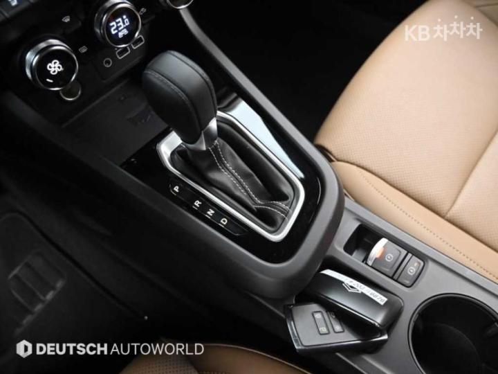 Renault Arkana 1.6 GTe Iconic 10