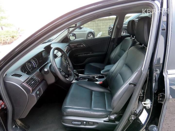 Honda Accord 2.4 Sedan 2008-2012 6