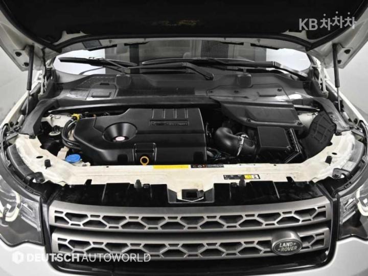 Land Rover Discovery Sport 2.0 TD4 SE 7