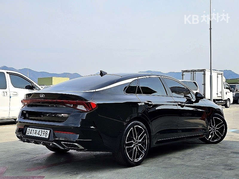 2020 - kia k5